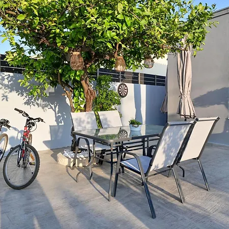 Avli With Private Jacuzzi Nyaraló