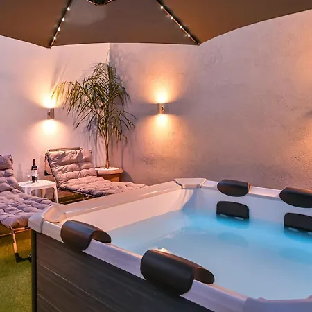 Avli With Private Jacuzzi Σπίτι διακοπών *