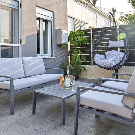 Avli With Private Jacuzzi