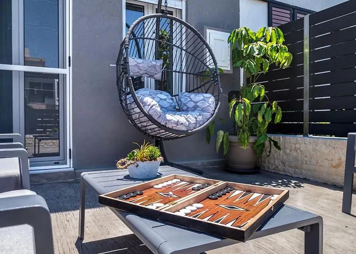 Avli With Private Jacuzzi Casa de Férias Paradeísion