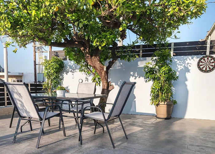 Avli With Private Jacuzzi Casa de Férias Paradeísion