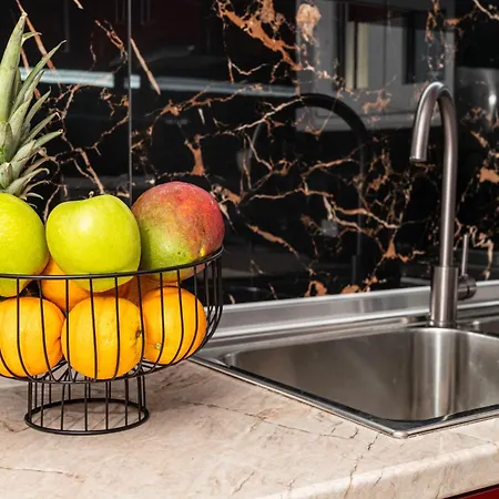 펜션 Avli With Private Jacuzzi 페러데이션