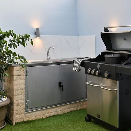 Avli With Private Jacuzzi