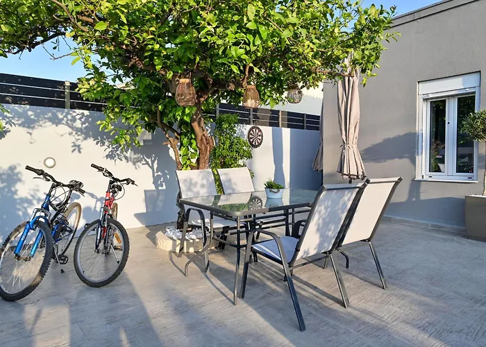 Avli With Private Jacuzzi Nyaraló